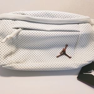 Air Jordan Legacy Pack Crossbody Bag (White)